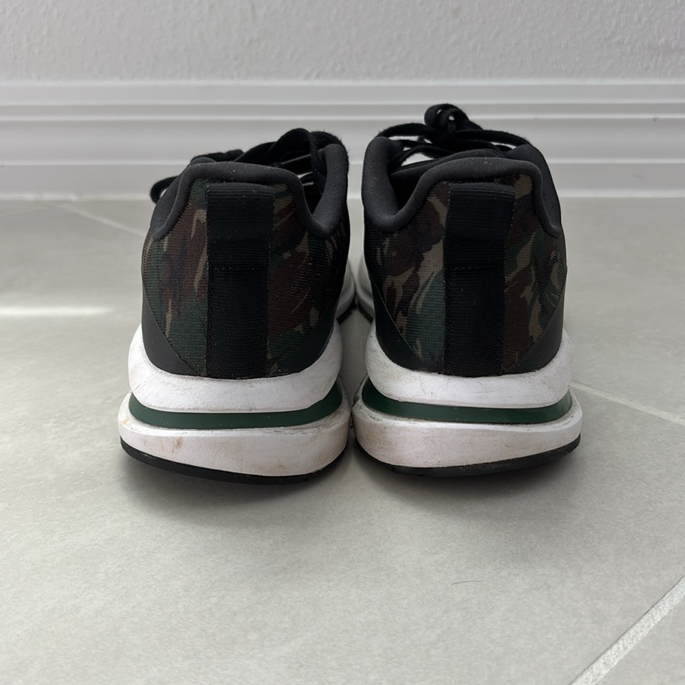 Boys adidas sneakers - Picture 4 of 6